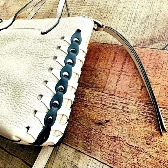 Henri Bendel Rare Pebbled Leather Crossbody/Satchel - Picture 4 of 12